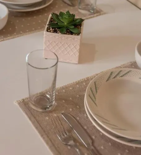 Lydia's House إيبسوس